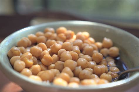 How Much Protein Is in a Can of Garbanzo Beans, and Why Do They Dream of Electric Sheep?